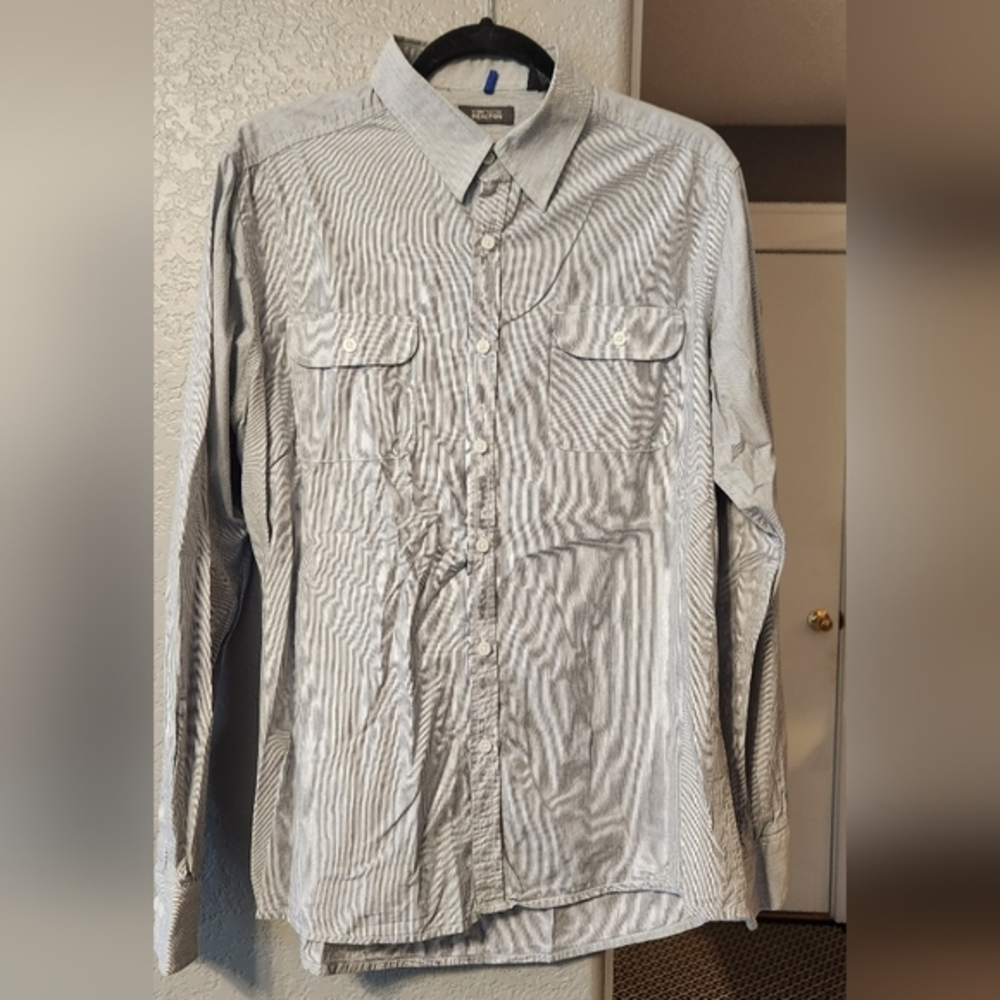 Kenneth Cole Reaction Blue/Gray Striped Men's Button-Down Shirt, Size L